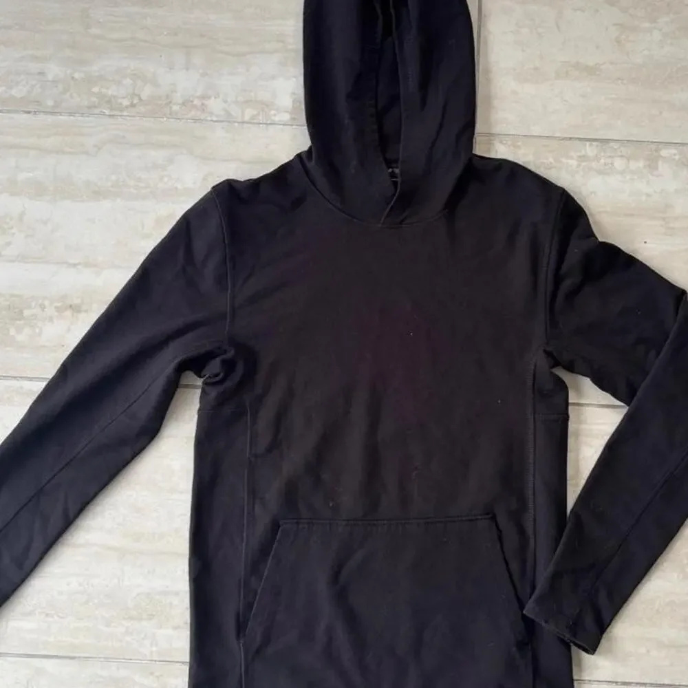 The north face black hoodie
